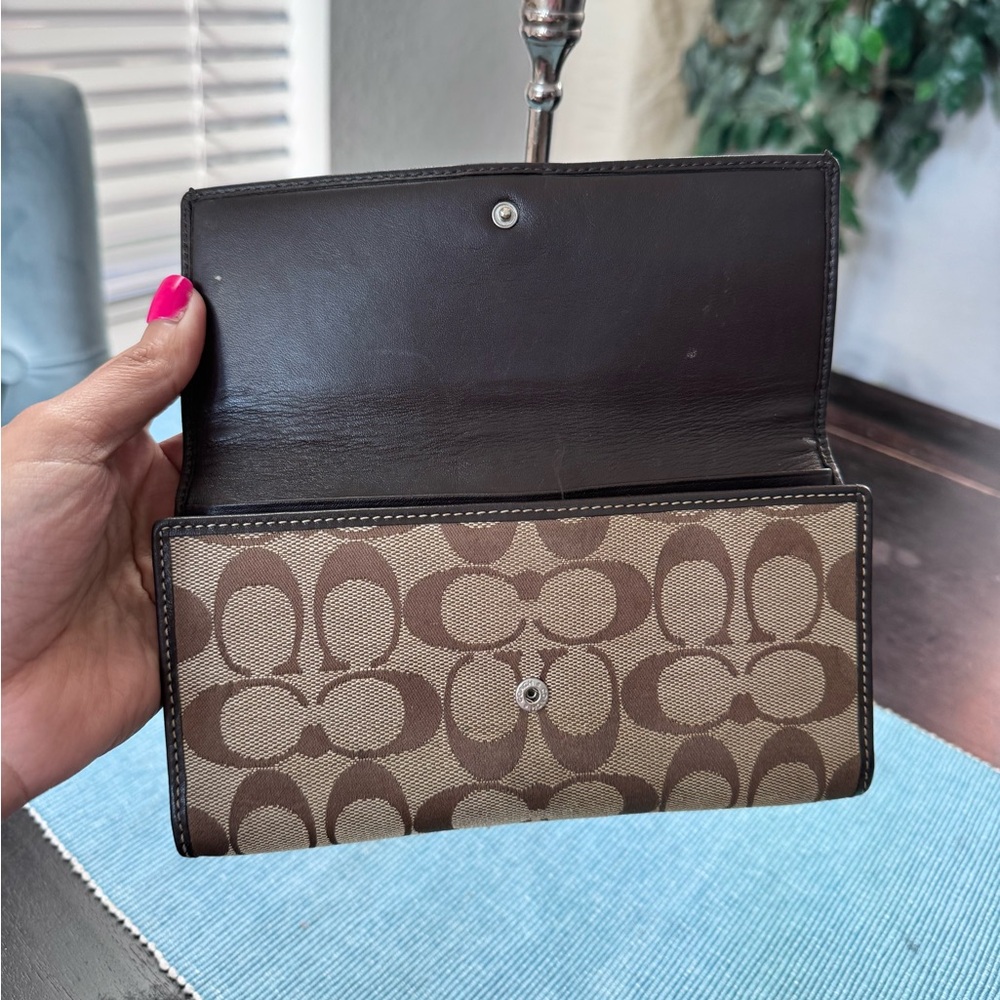Coach Vintage Brown and Tan Wallet - Picture 4 of 7